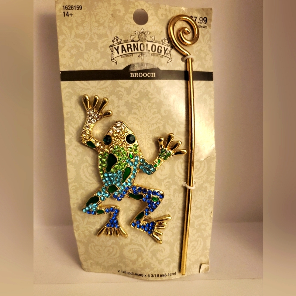 Yarnology Gold Tone Rhinestone Frog Brooch